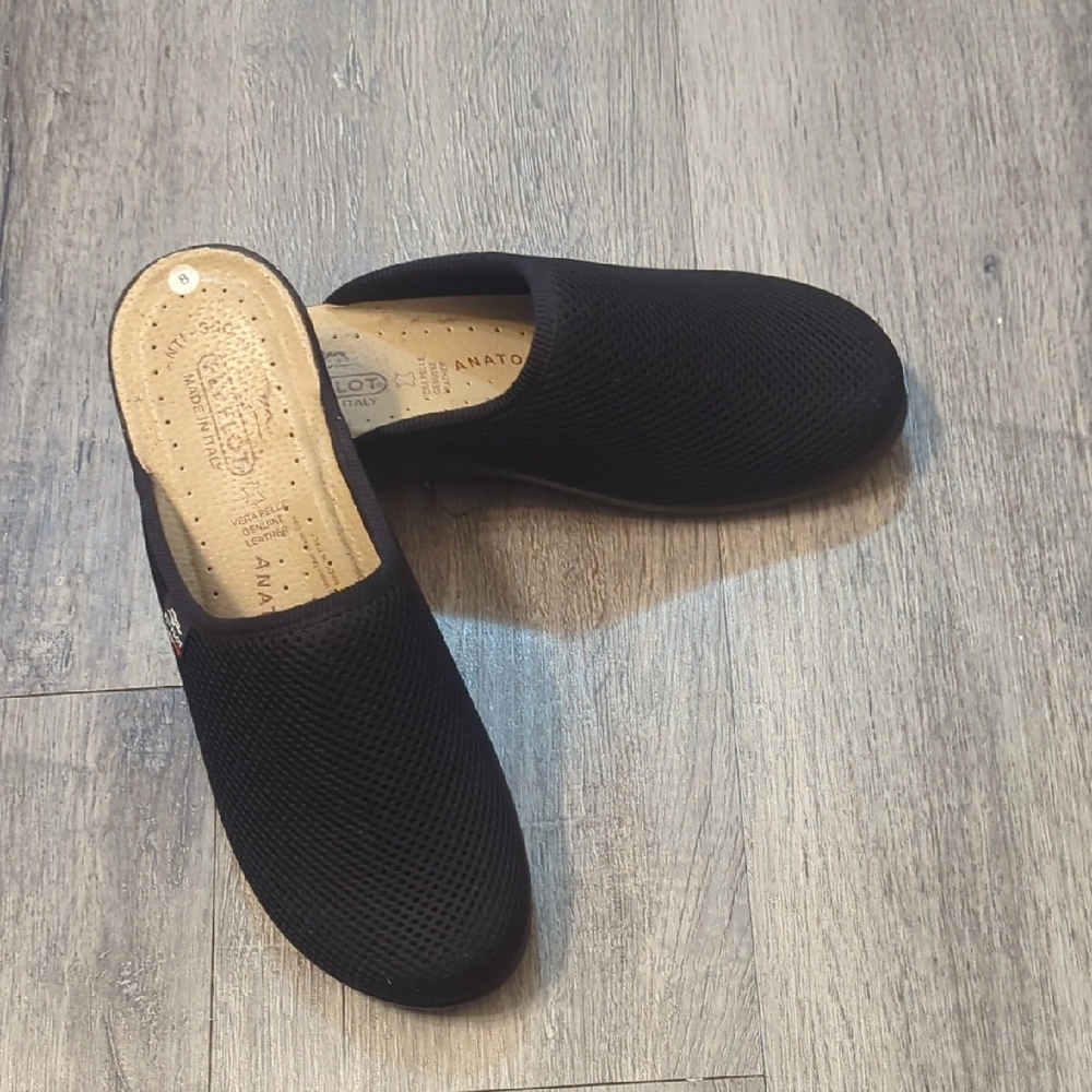 Black Slip-On Mesh Men's Shoes - Picture 6 of 8